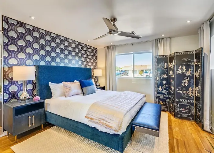 Indigo Oasis Pool Sleeps 20 Holiday home