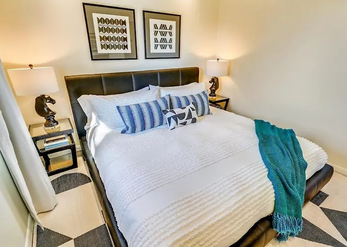 Holiday home Indigo Oasis Pool Sleeps 20 *