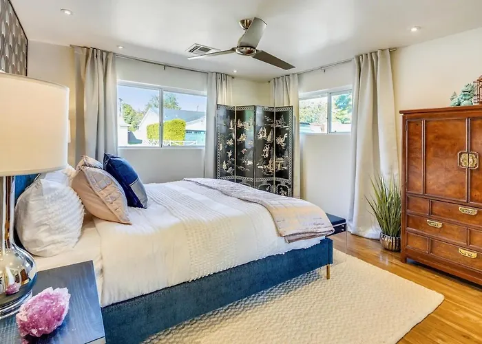 Indigo Oasis Pool Sleeps 20 Holiday home Phoenix