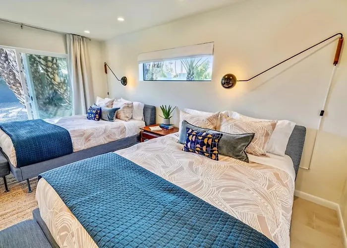 Indigo Oasis Pool Sleeps 20 Phoenix